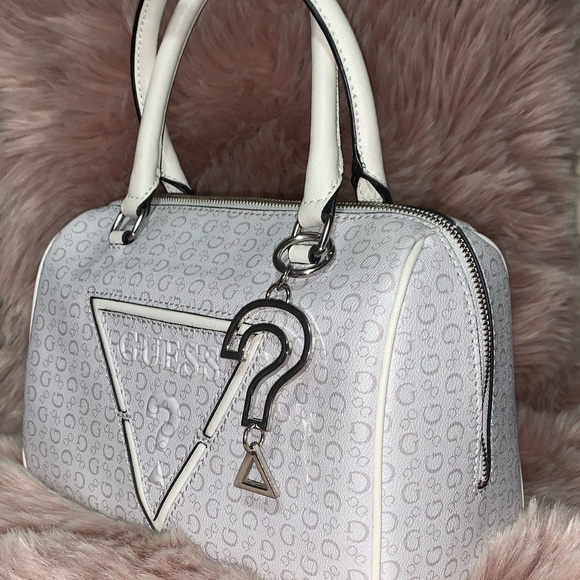 Guess Purse - Picture 5 of 5